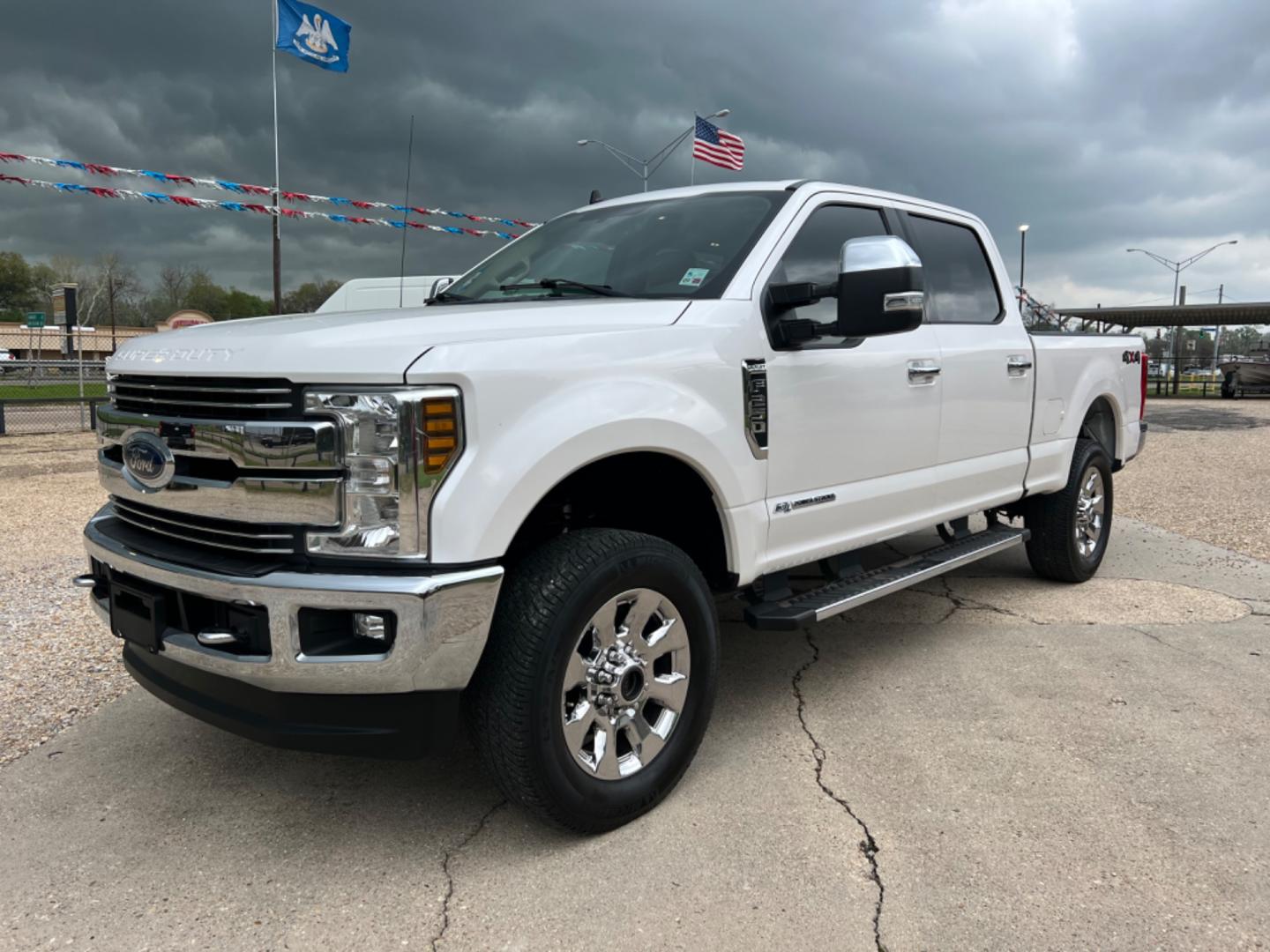 2019 White /Tan Ford F-250 SD Lariat (1FT7W2BT8KE) with an 6.7 Powerstroke Diesel engine, Automatic transmission, located at 4520 Airline Hwy, Baton Rouge, LA, 70805, (225) 357-1497, 30.509325, -91.145432 - 2019 Ford F250 Crew Cab Lariat 4WD 6.7 Powerstroke Diesel, 156K Miles, Leather Seats, Fully Loaded, Backup Camera, Sunroof Does Not Go Back, Bed Cover, B&W Gooseneck, Tow Pkg. NO IN HOUSE FINANCING. FOR INFO PLEASE CONTACT JEFF AT 225 357-1497 CHECK OUT OUR A+ RATING WITH THE BETTER BUSINESS BUREAU - Photo#0